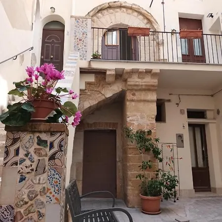 Antico Portale Apartment Trapani