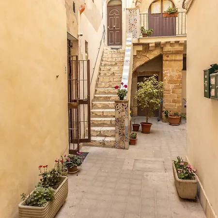 Antico Portale Trapani